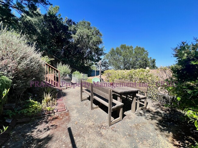 Building Photo - "Charming 2-Bedroom Retreat in San Anselmo...