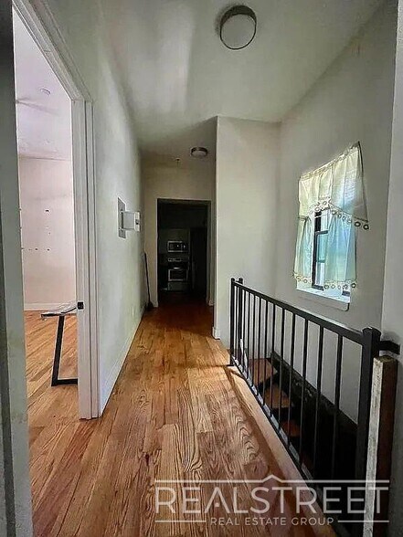 Building Photo - 3 Bed / 1.5 Bath Duplex | Bushwick | Brooklyn