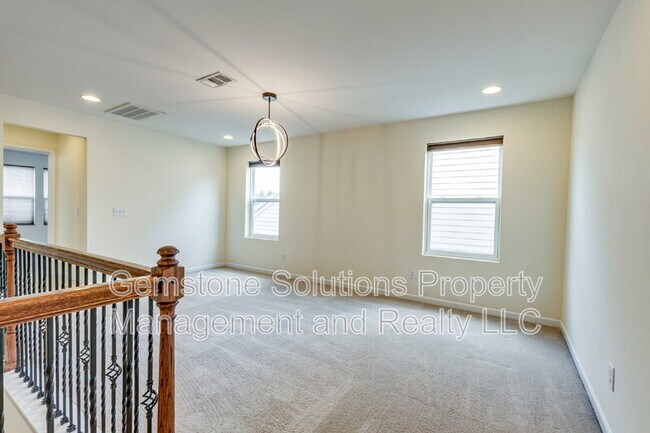 Building Photo - 203 S Dunnwood Ln