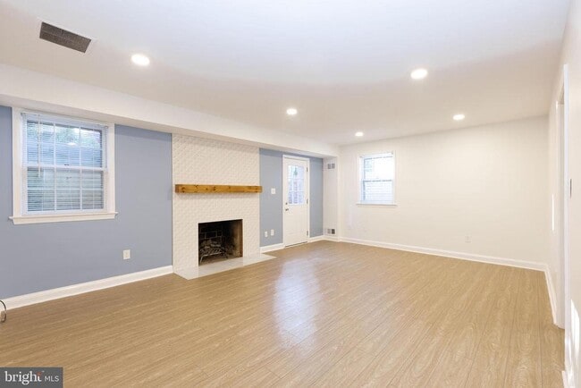 Building Photo - 2810 N Glade St NW