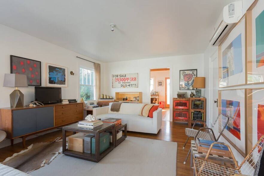 Building Photo - 2112 Santa Ynez St