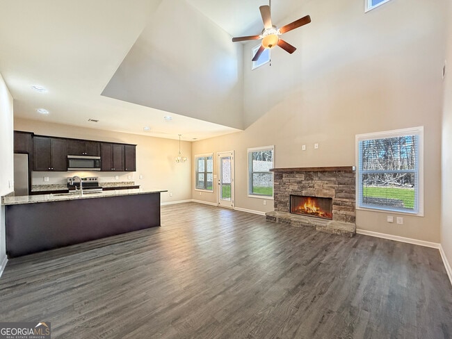 Building Photo - 6369 Woodland Station Dr