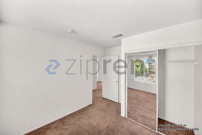 Building Photo - 37551 Deville St