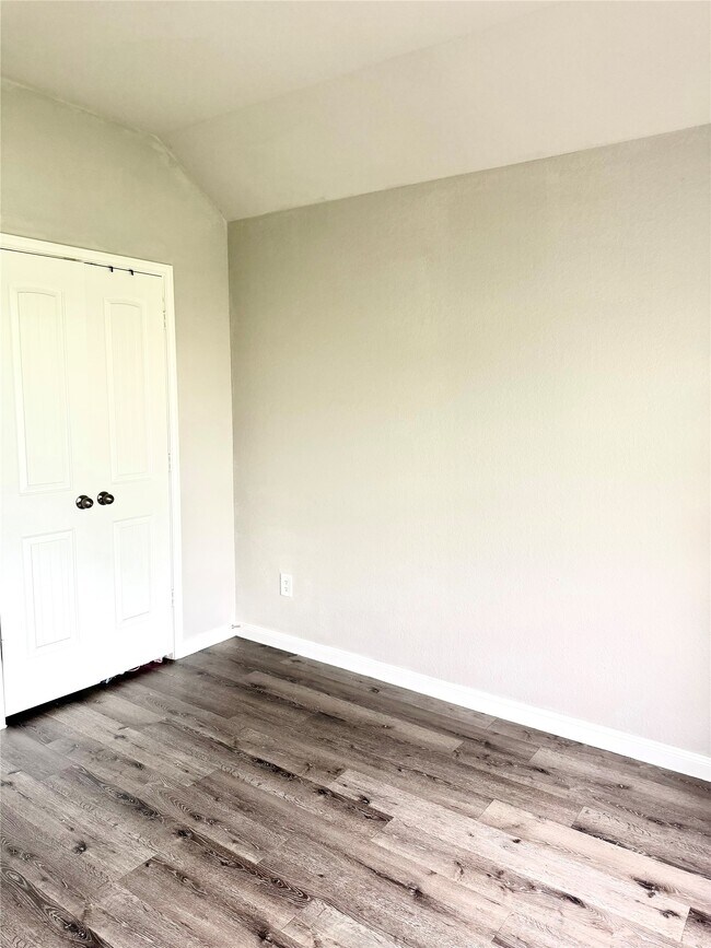 Building Photo - 3302 Alberelli Dr