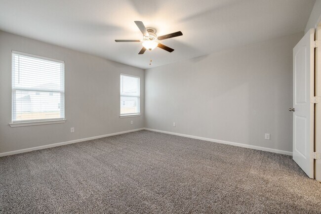 Building Photo - 2 Week Free Move-In Special! Contemporary Charm in Hightop Ridge | Spacious Layout & Large Privat...