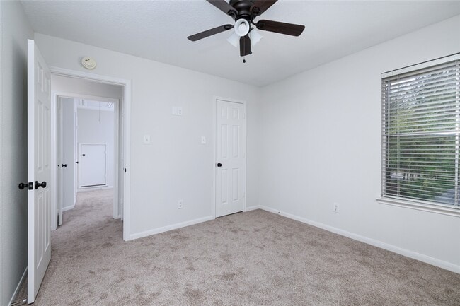 Building Photo - 107 N Sunny Slope Cir