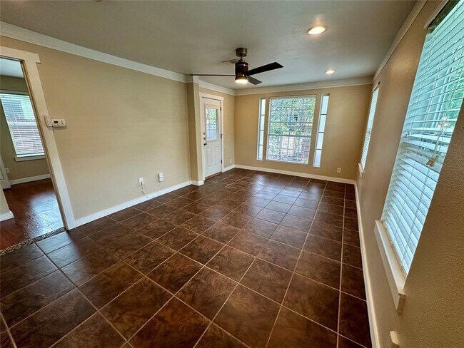 Building Photo - 2103 E 16th St