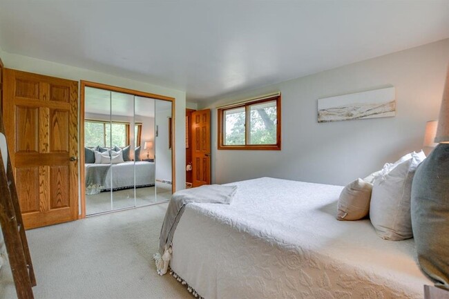 Building Photo - 6409-6411 Hammersley Rd Duplex