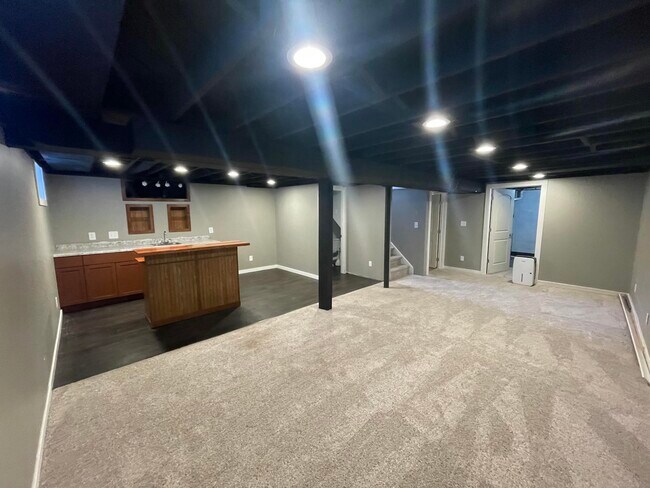 Building Photo - 8380 Huron River Dr