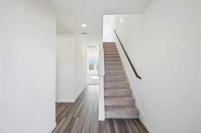 Building Photo - 2108 Prairie Ln