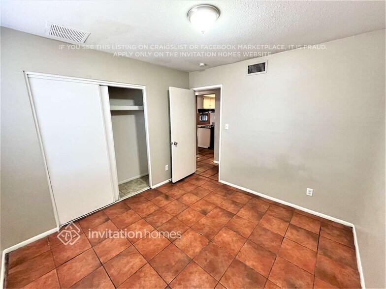Building Photo - 8401 W Turney Ave
