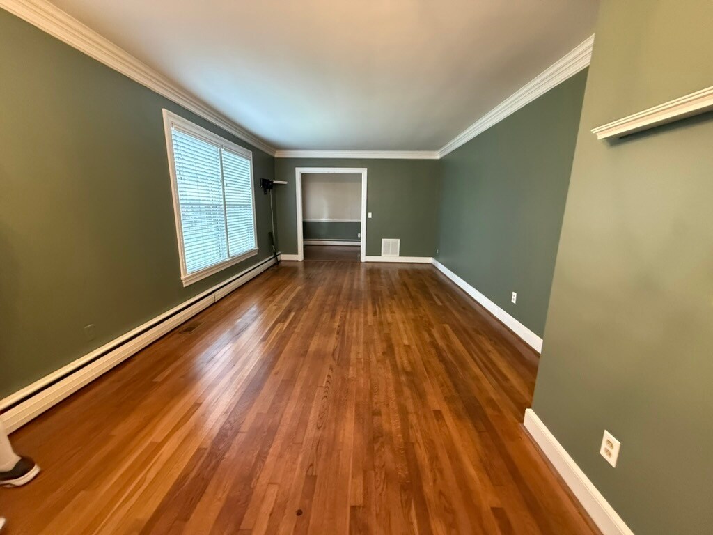 Building Photo - 1200 Edgemont Rd