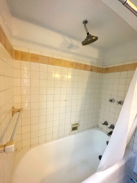 Building Photo - 3403 Dellwood Rd