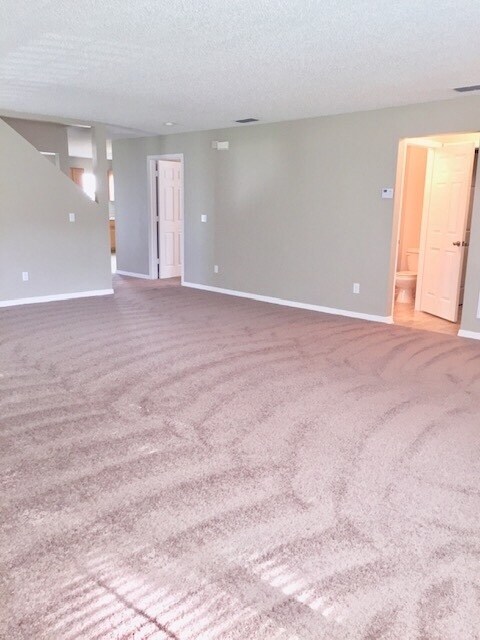 Building Photo - AVALON PARK!MOVE IN NOW! LARGE 5bd 2.5 bat...