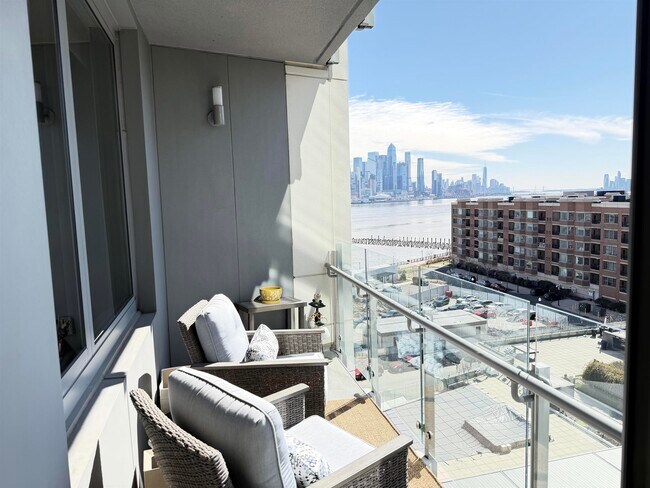 Building Photo - 9 Ave at Port Imperial