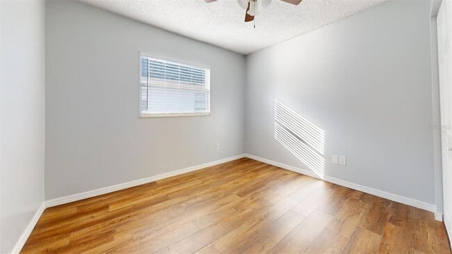 Building Photo - 2151 Alicia Dr