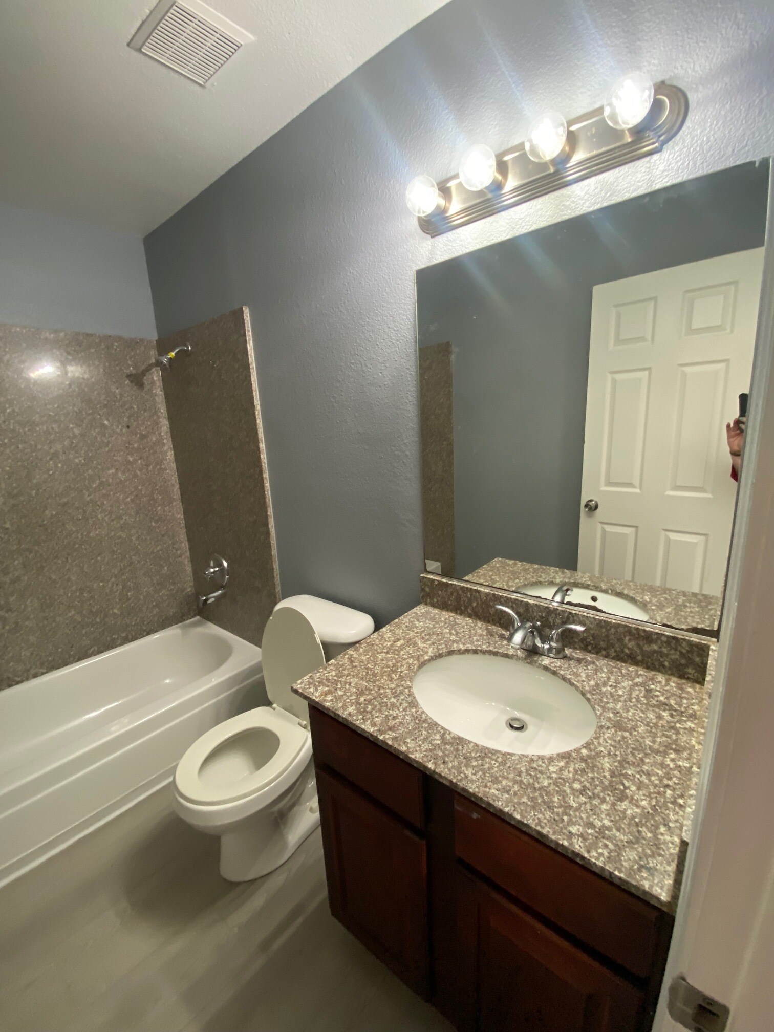 Building Photo - 5141 River Glen Dr