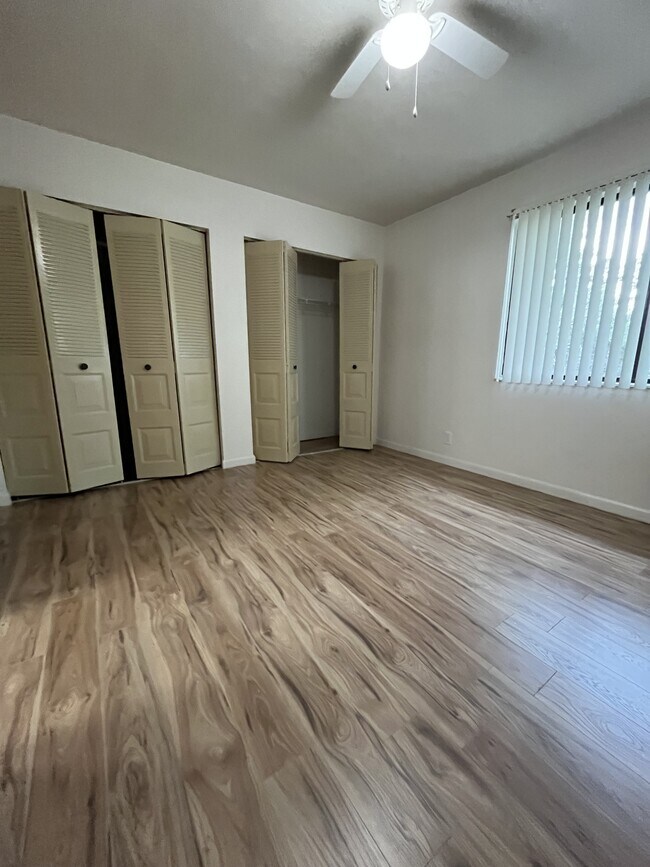 Building Photo - 2560 SW 31st Pl
