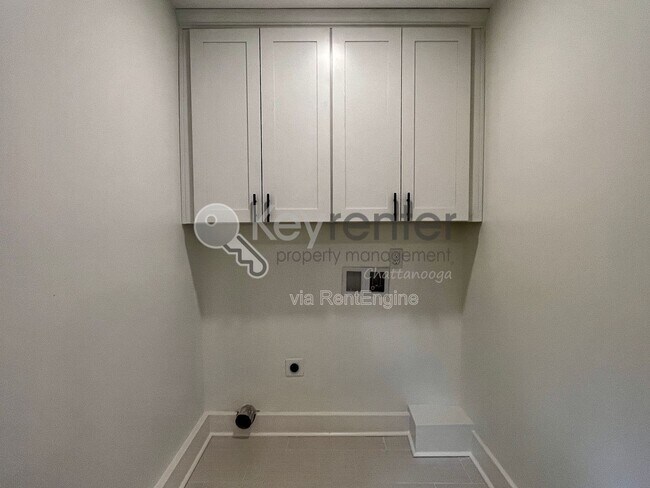 Building Photo - 3571 Crompton St