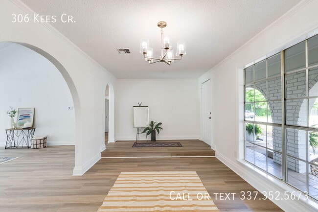 Building Photo - 306 Kees Cir