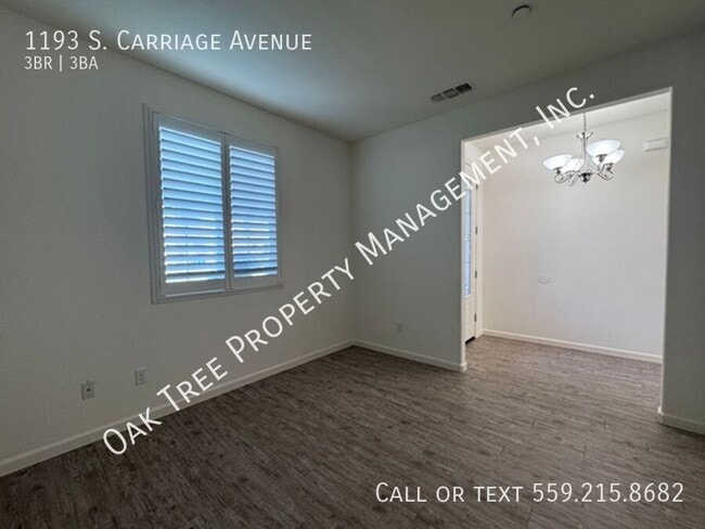 Building Photo - 1193 S Carriage Ave