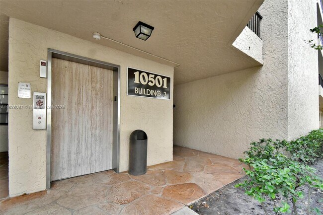 Building Photo - 10501 W Broward Blvd
