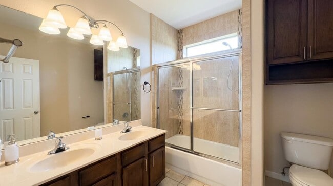 Building Photo - 2445 Monarch Dr