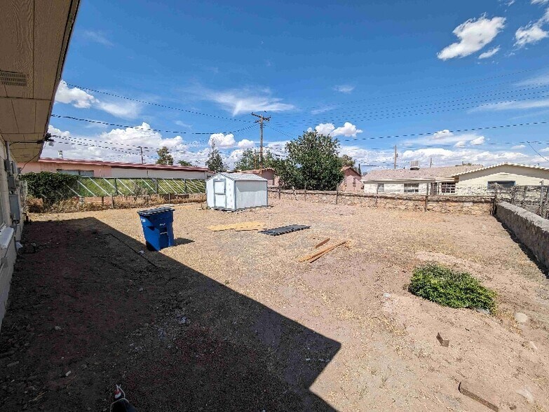 Building Photo - 1532 Edwards St