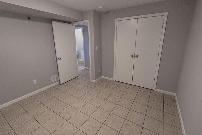 Building Photo - 706 Demaret Dr