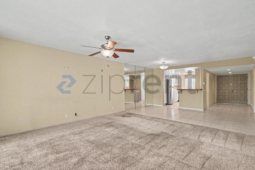 Building Photo - Unit