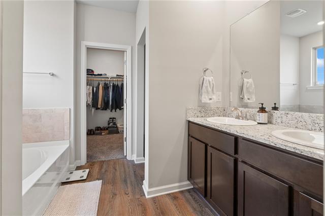 Building Photo - 7413 1st Lake Dr