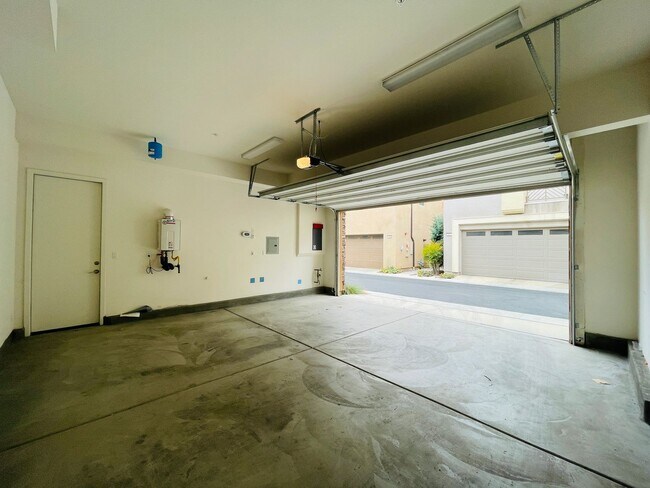 Building Photo - Modern 4BR Home in Irvine Great Park | Resort-Style Amenities & Top Schools