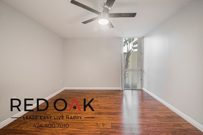 Building Photo - 15101 Magnolia Blvd