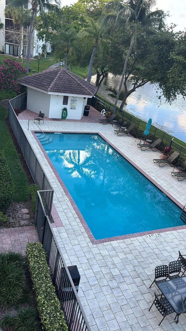 Building Photo - 2105 Lavers Cir