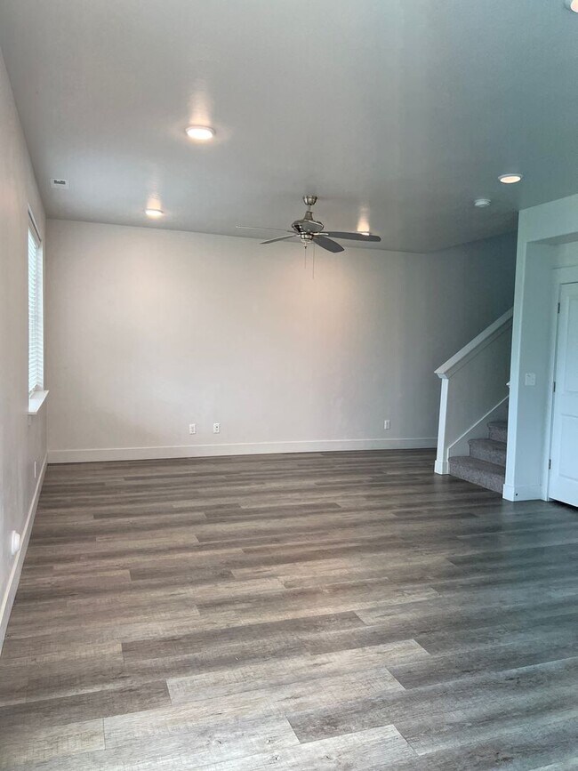 Building Photo - Beautiful 3 Bed, 2.5 Bath Townhome in Summerfield Subdivision | $1,995/month