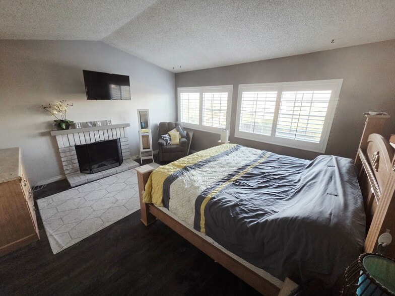 Building Photo - 22 Ridge Crest Cir