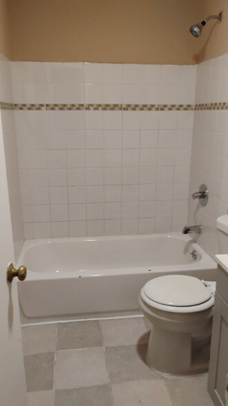 Building Photo - 90 Dover St