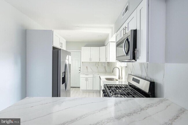 Building Photo - 3033 Coral St