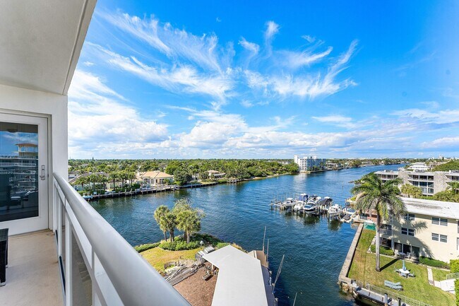 Building Photo - 1160 Hillsboro Mile