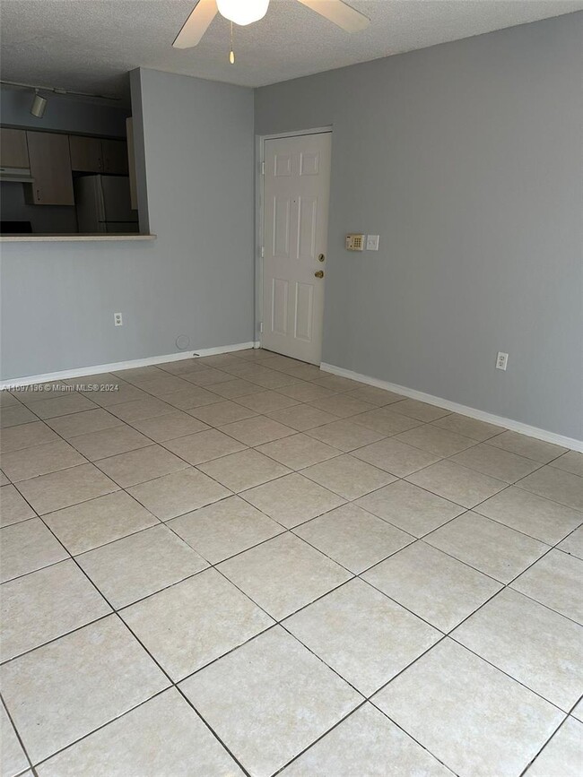 Building Photo - 1 bedroom in Pembroke Pines FL 33025