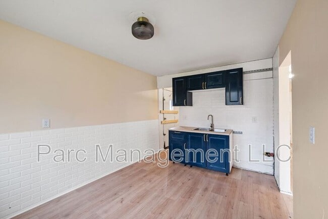 Building Photo - 15914 Dacosta St