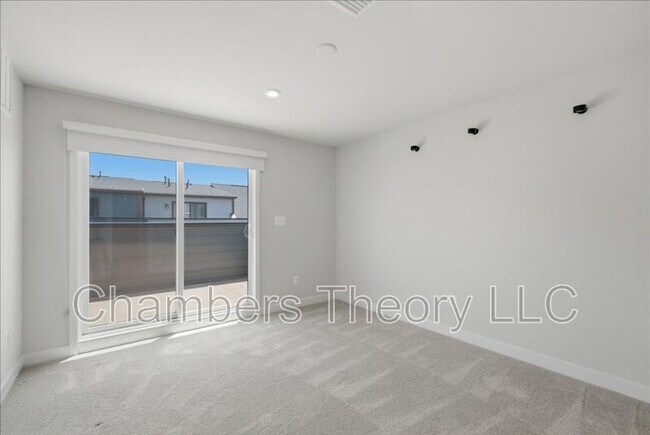 Building Photo - 4322 Ellipse Ter