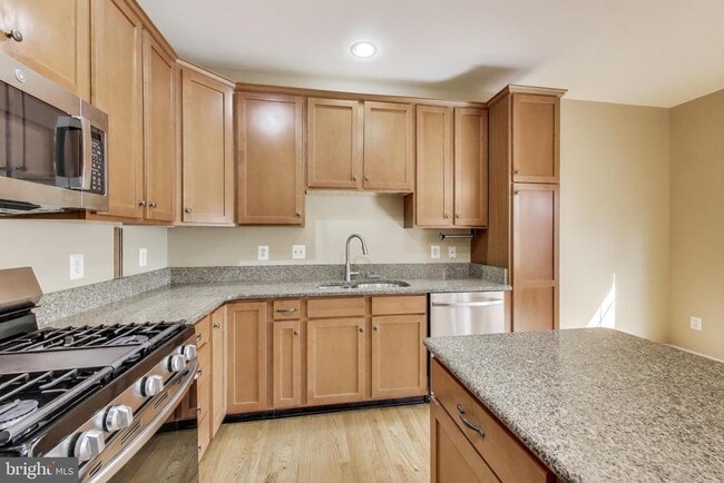 Building Photo - 22514 Airmont Woods Terrace