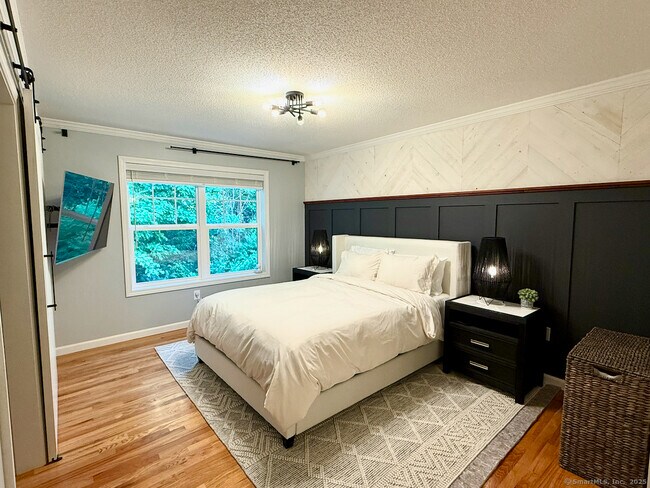 Building Photo - 28 Woodridge Dr