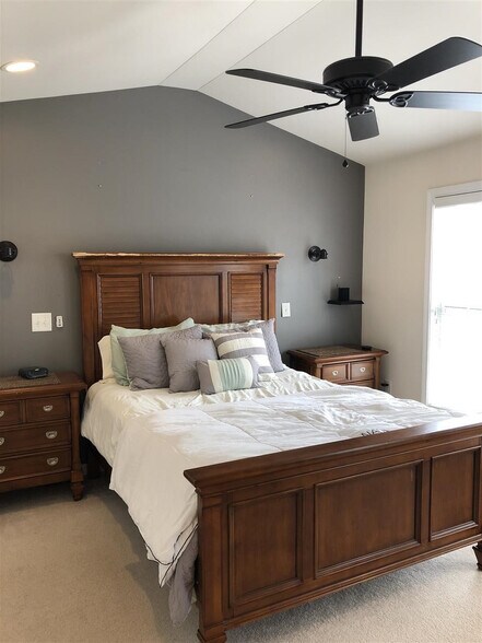 Building Photo - Room in Townhome on Macedonia Lake Dr