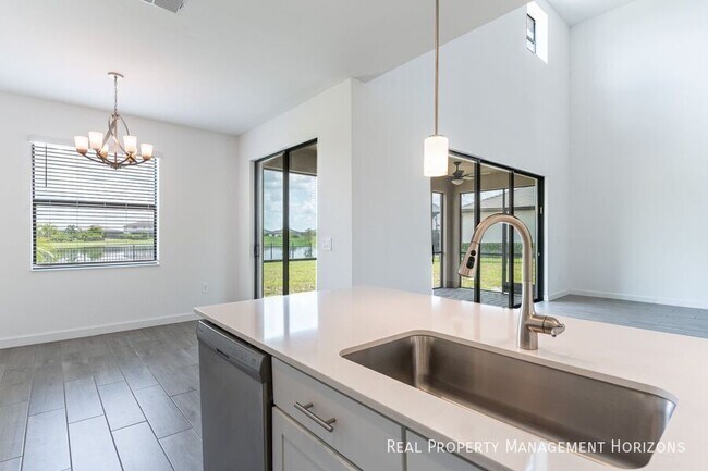 Building Photo - 15436 White Linen Dr