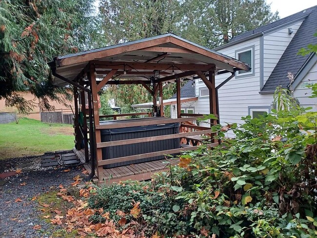 Building Photo - 4736 SW Beaverton Hillsdale Hwy