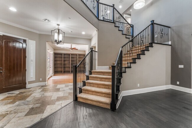 Building Photo - Elegant model home at Club Madeira!