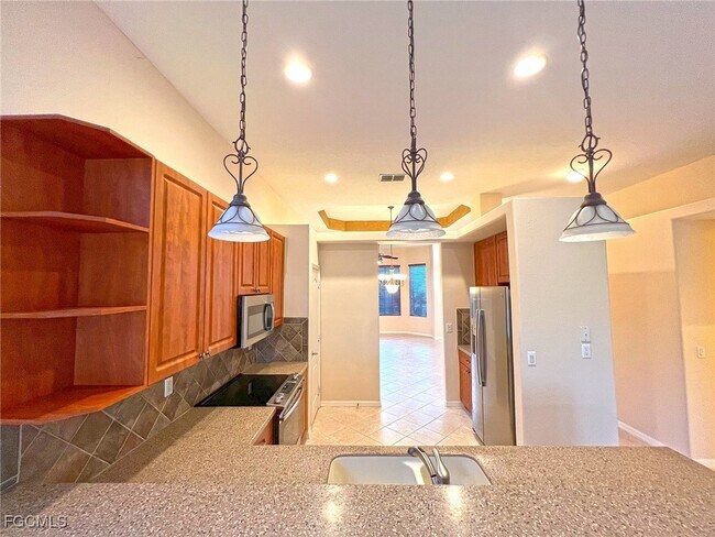 Building Photo - 15459 Laguna Hills Dr