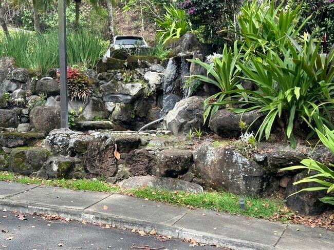 Building Photo - Bright & Breezy 2 bedroom Home in Evergree...